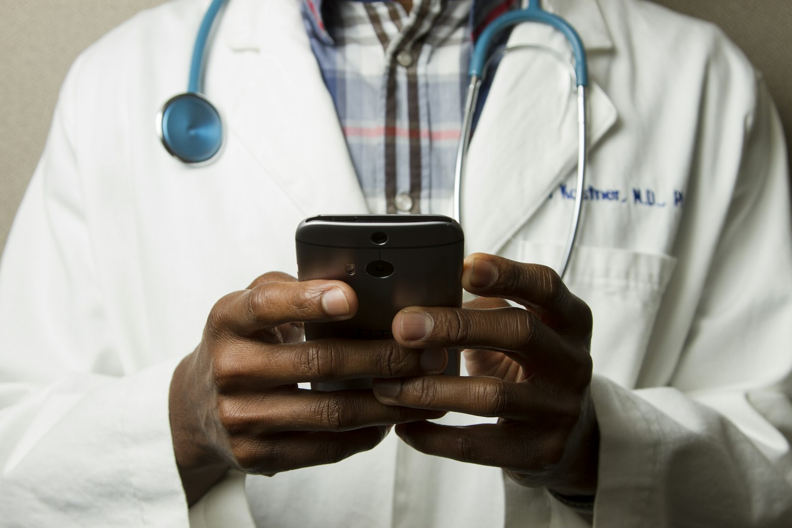 Medical professional reviewing documentation, illustrating a medical negligence case evaluation
